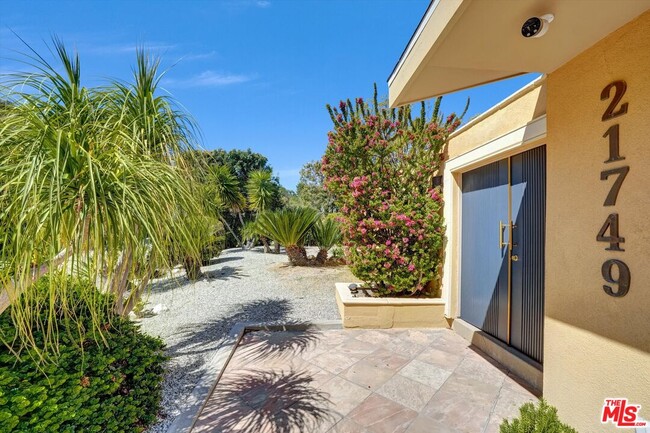Foto del edificio - 21749 Planewood Dr