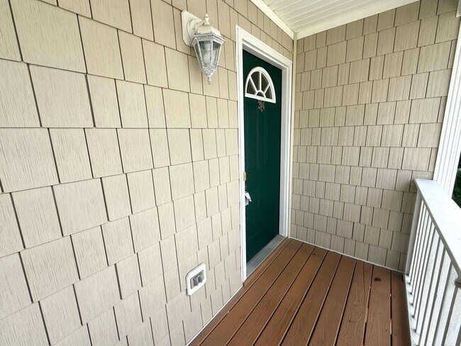 Foto del edificio - RENT SPECIAL! Updated Holten Place, top fl...