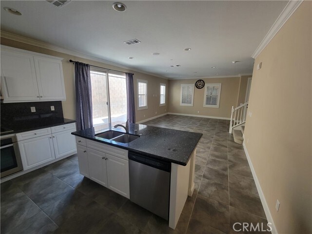 Building Photo - 56 Latitude