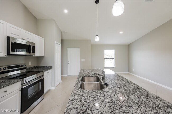 Foto del edificio - 3704 25th St SW