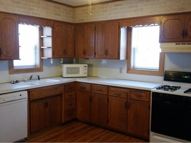Building Photo - 528 McCutcheon Rd