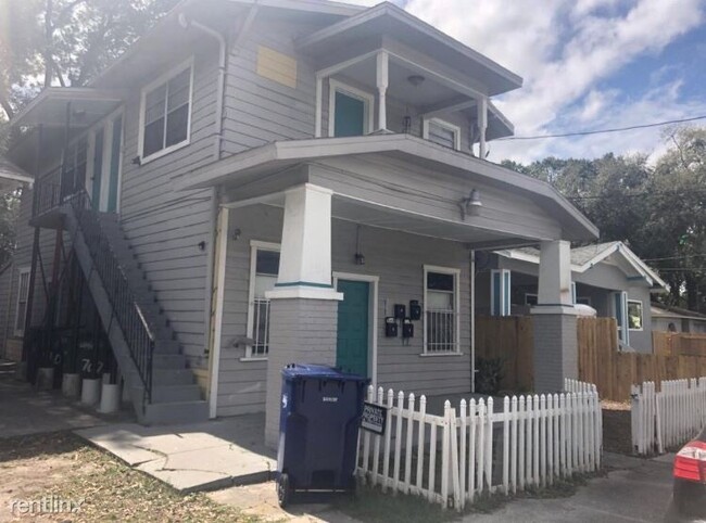 Building Photo - 1 br, 1 bath Apartment - 707 E Broad St Apt 4