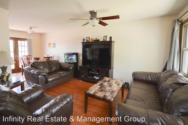 Building Photo - 2 br, 1.5 bath House - 4320 13th Ave NW