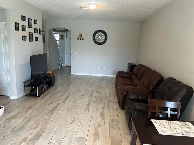 Building Photo - 393 Evertree Loop