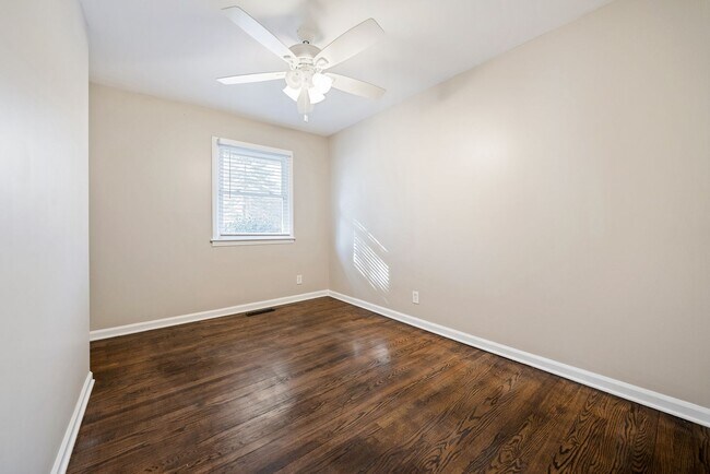 Foto del edificio - Beautiful Barnes Street Rental Ready early July!