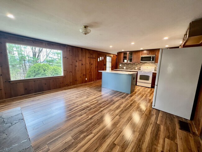 Foto del edificio - 2635 Hebron Rd