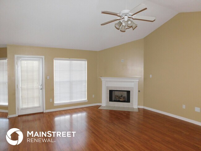 Foto del edificio - 1688 Sarah Ann Dr W