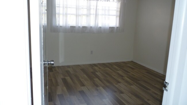 Building Photo - 2402 Ecuadorian Way