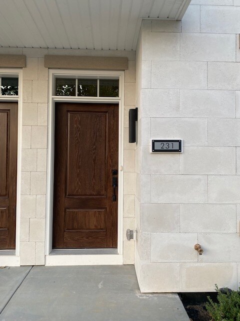 Building Photo - 231 Charles Ellis Dr