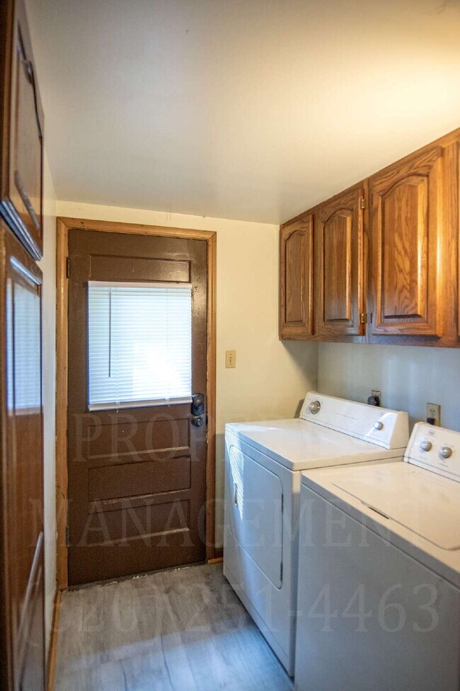 Foto del edificio - 2-Bedroom Duplex