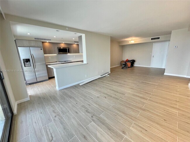 Foto del edificio - 290 174th St St