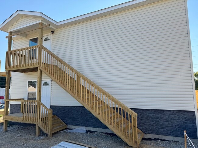 Building Photo - Sunrise Suites Apartments
