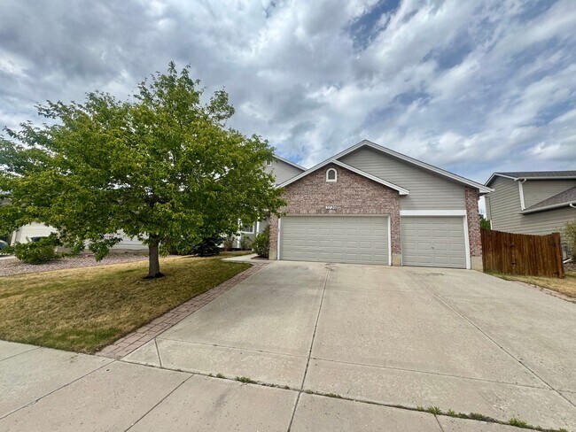 Foto del edificio - 5 Bedroom Home in Stetson Hills