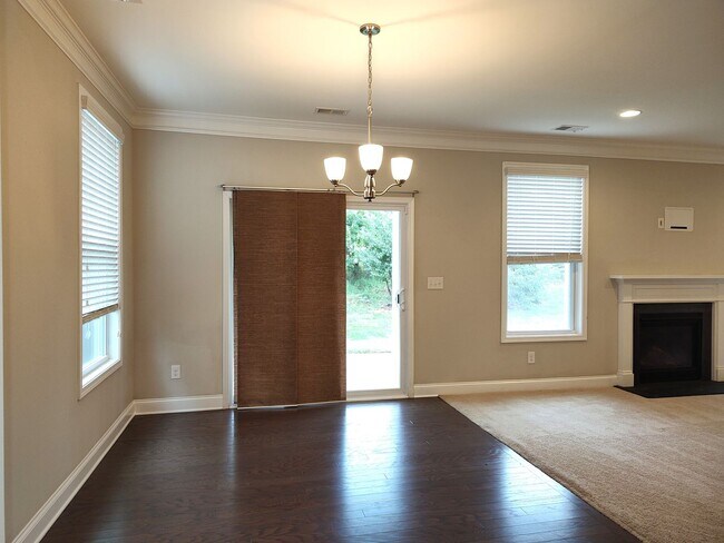 Foto del edificio - Beautiful 2 story home located in Berewick Community in Charlotte!