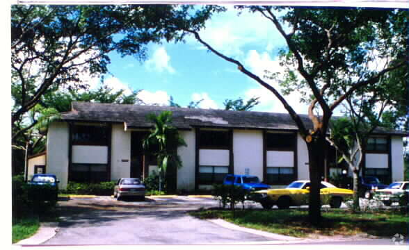 Foto principal - 11644-11644 NW 30th St