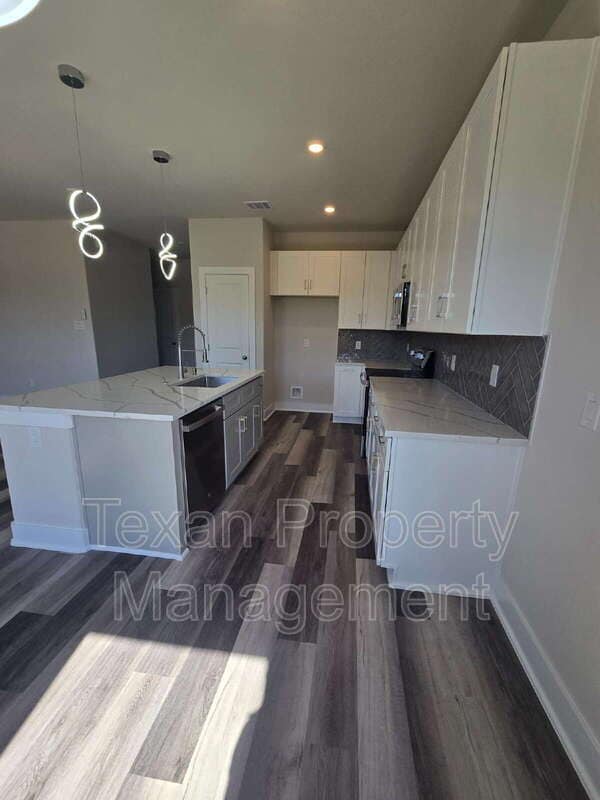 Foto del edificio - 3505 Brazos River Dr