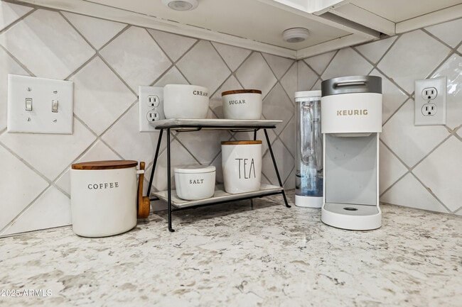 Building Photo - 15050 N Thompson Peak Pkwy