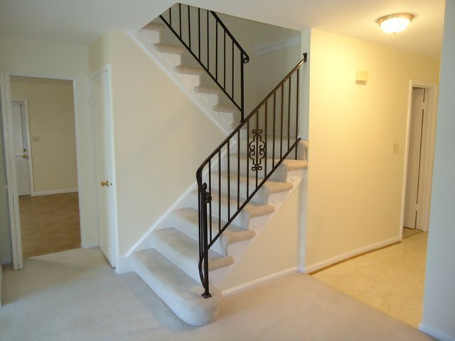 Building Photo - SPACIOUS WELL MAINTAINED COLONIAL IN KEMP ...