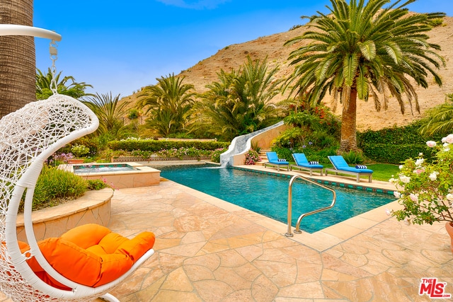 Building Photo - 23287 Palm Canyon Ln