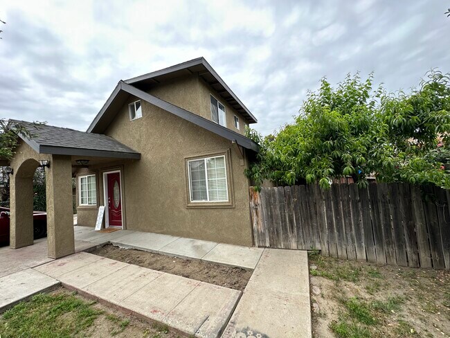 Own Side Entrance with private yard porch - 491 N 4th St