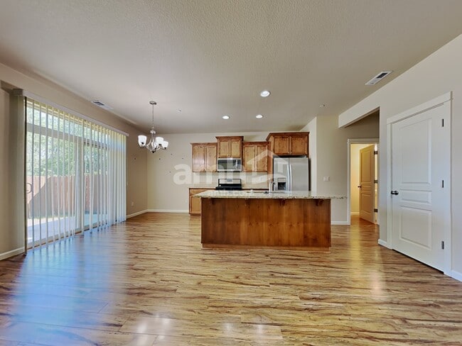 Building Photo - 3208 NE 75th St