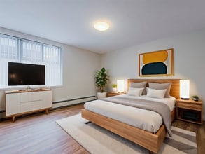 Building Photo - 107 Redpath
