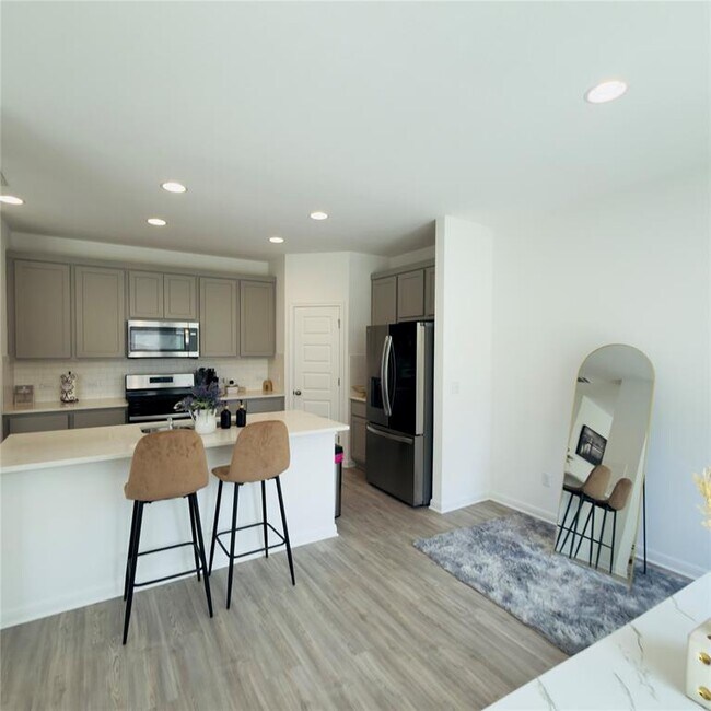 Building Photo - 6915 Tiznow Ln