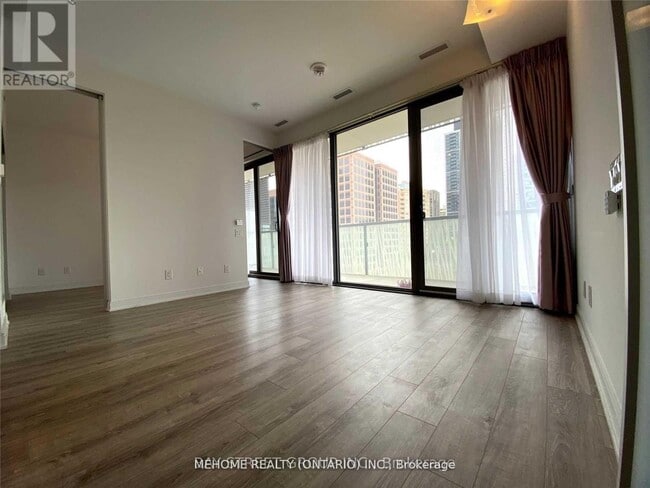 Photo du bâtiment - 50 Charles St E