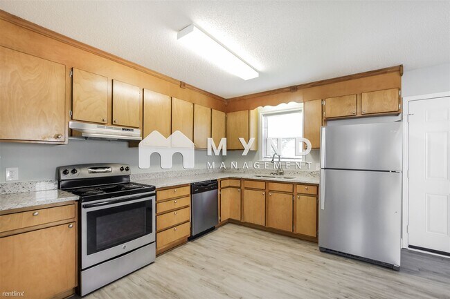 Building Photo - 3 br, 1.5 bath House - 1110 Celebration Dr