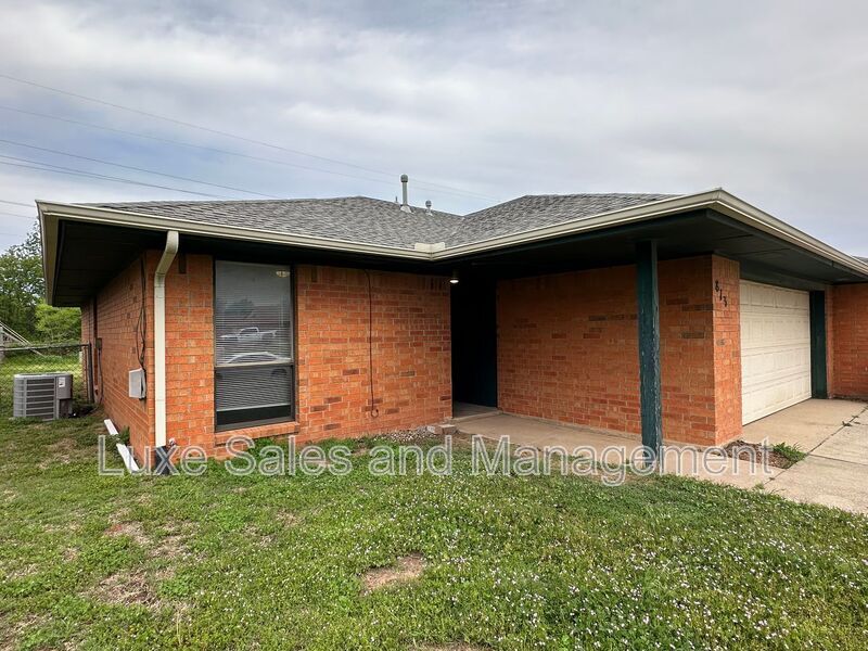 Photo - 813 N Eagle Ln