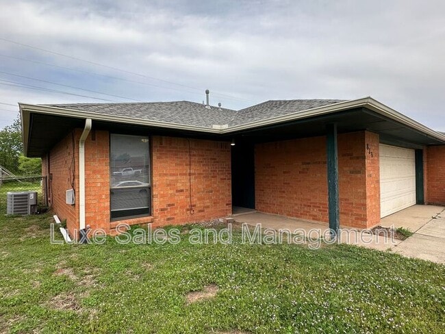 Photo - 813 N Eagle Ln House