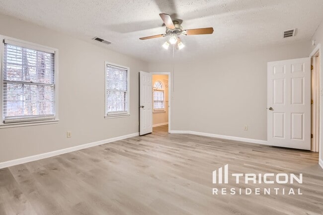Building Photo - 255 Mercedes Trail