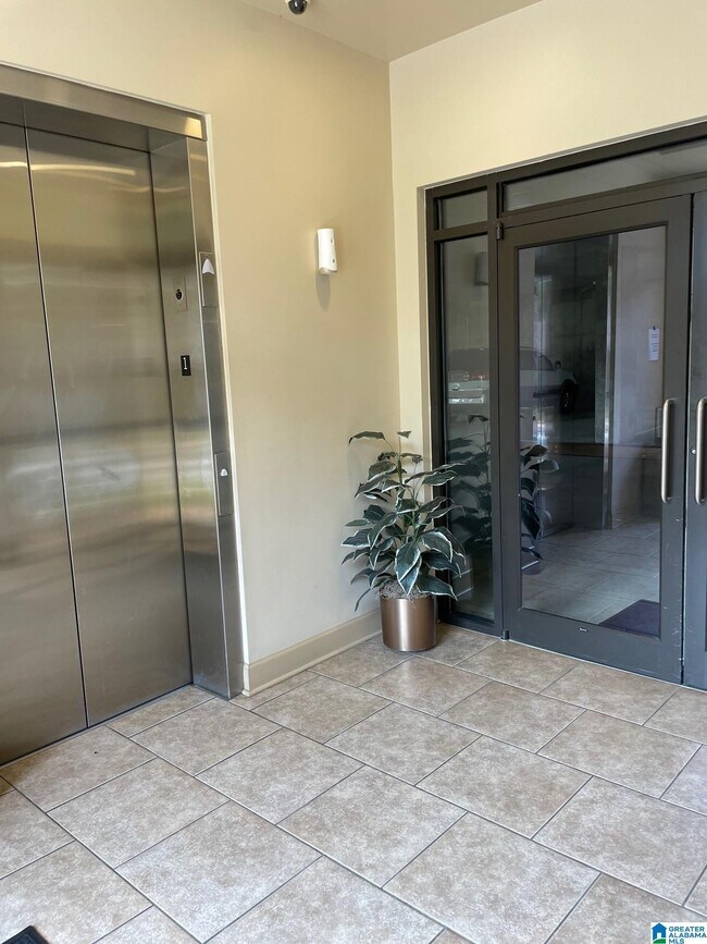 1040 Broadway St Unit 526, Homewood, AL 35209 Condo for Rent in