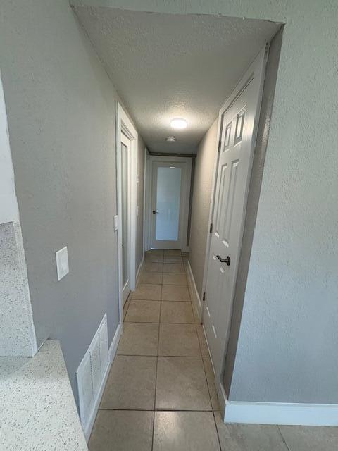 Foto del edificio - 5580 Honeysuckle Dr