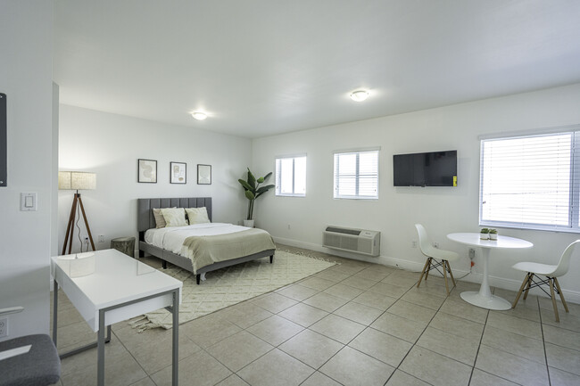 Foto del edificio - 6971 Carlyle Ave