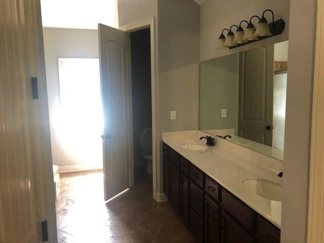 Foto del edificio - 1641 Sutton Meadow Ln