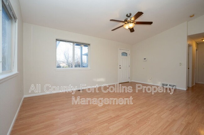 Foto del edificio - 2450 Emerald St