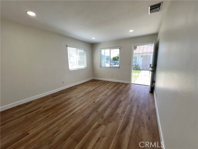 Foto del edificio - 12948 Yorba Ave