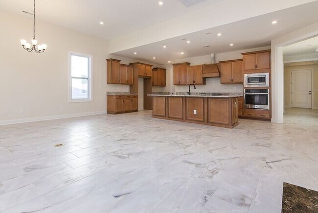Building Photo - Luxury Living-Kolter Built Home in 55+ Cre...