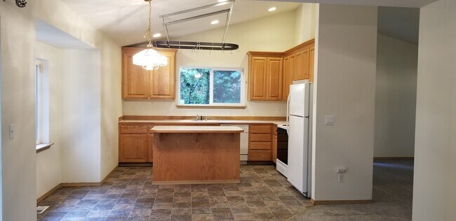 Foto del edificio - 441 - Country Living in West Hill Auburn