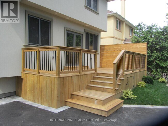 Photo du bâtiment - 33 Cloverhill Rd