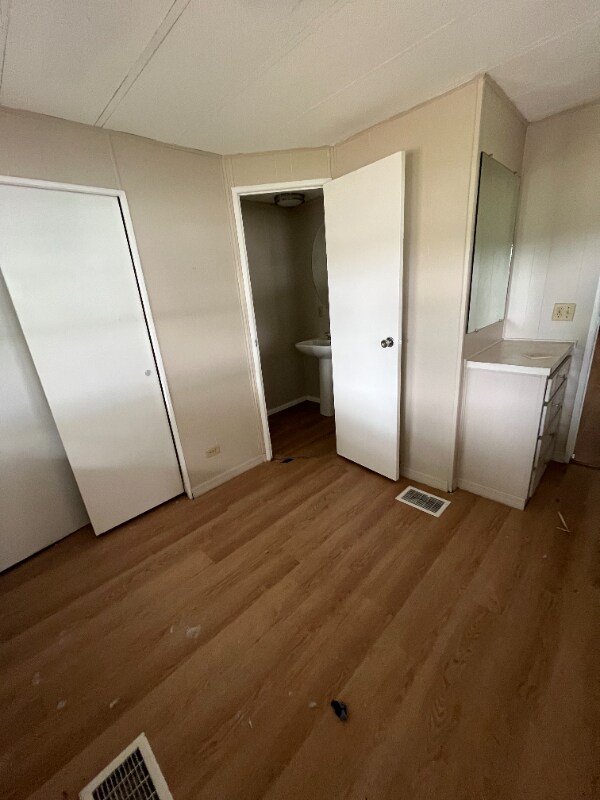 Foto principal - 4538 Charter St