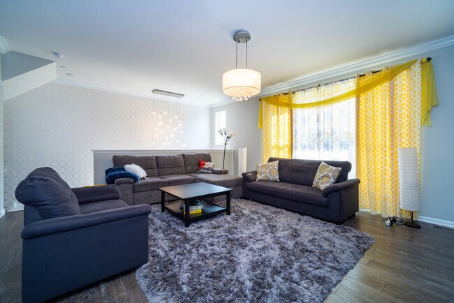 Foto del edificio - 50 Marcel Ln