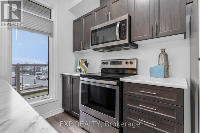 Building Photo - 5012-5012 Serena Dr
