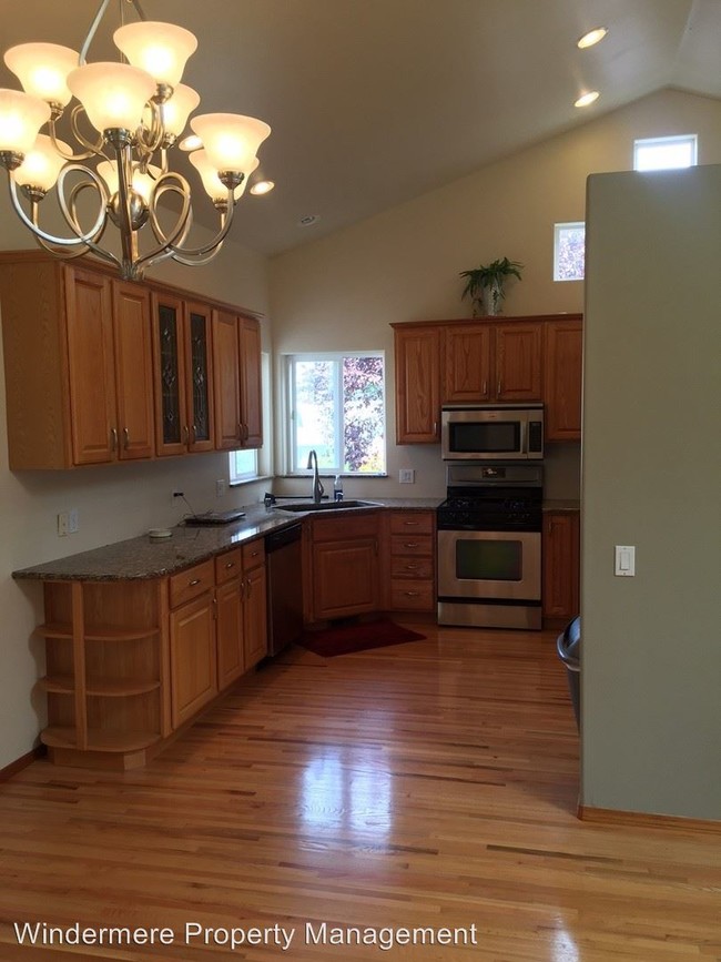 Building Photo - 3 br, 2.5 bath House - 3751 N. Heather Place