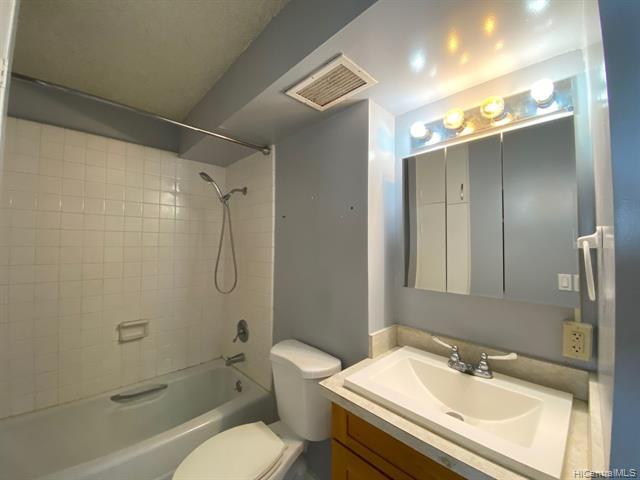 Building Photo - 2421 Ala Wai Blvd