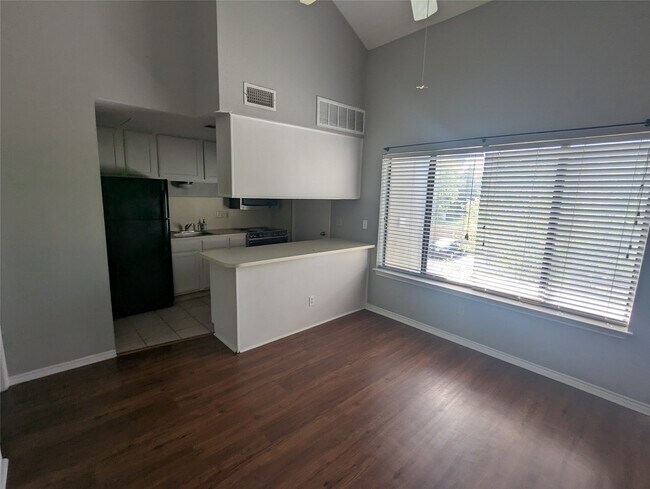 Foto del edificio - 601 Nelray Blvd