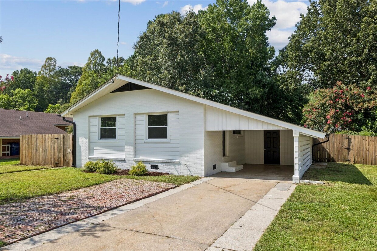 Primary Photo - 13A Colberts Ln