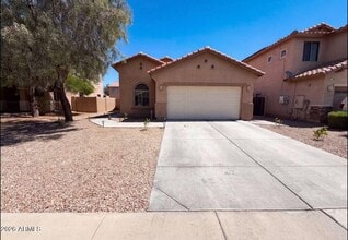 Building Photo - 934 E Overlin Dr