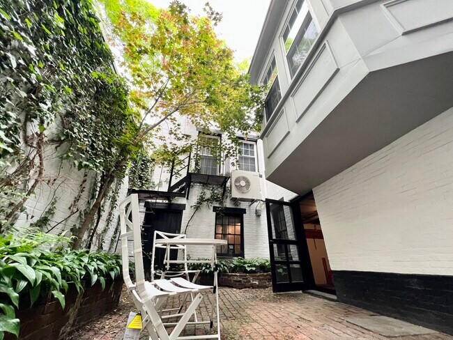 Building Photo - 93 Pinckney St